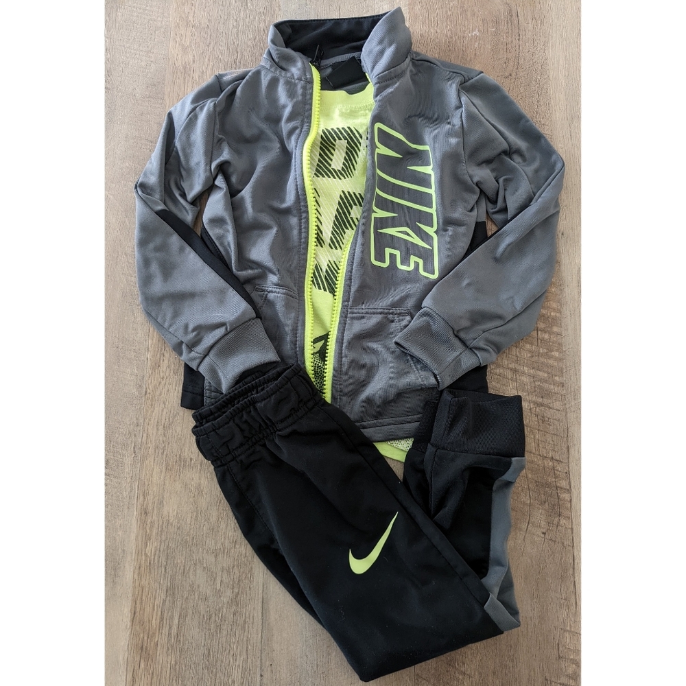Nike Boys 2T Athletic Wear Outfit